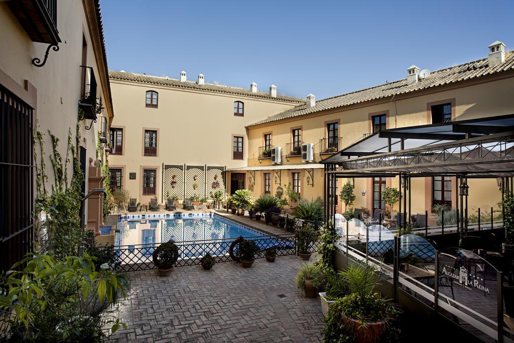 Hotel Alcazar De La Reina Carmona  Exterior photo